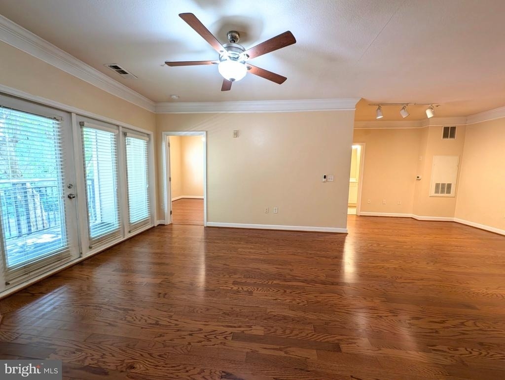 501 Hungerford Drive - Photo 4