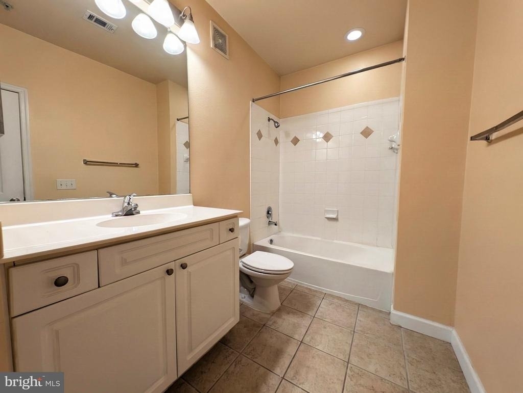 501 Hungerford Drive - Photo 11