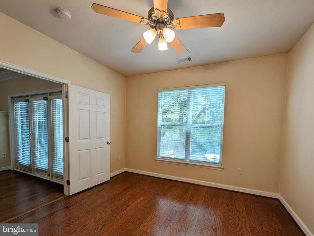 501 Hungerford Drive - Photo 10