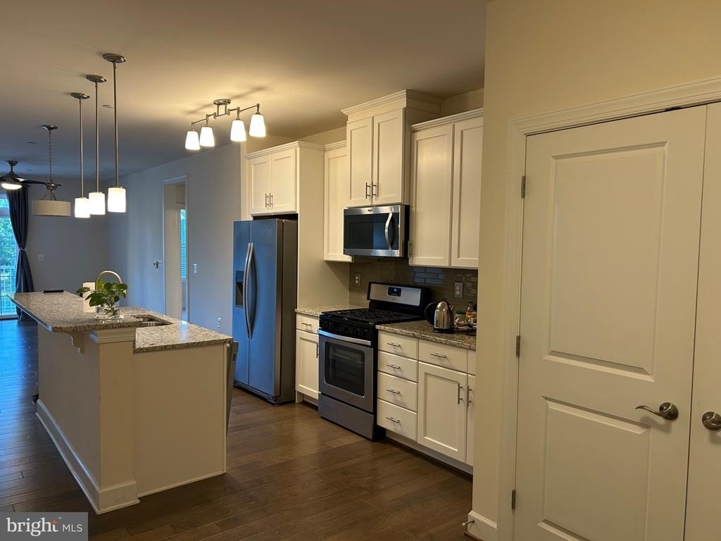 10530 Resort Road - Photo 9