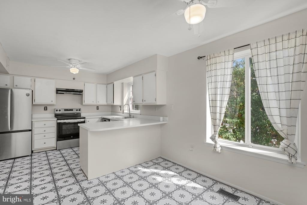 10738 Bridlerein Terrace - Photo 9