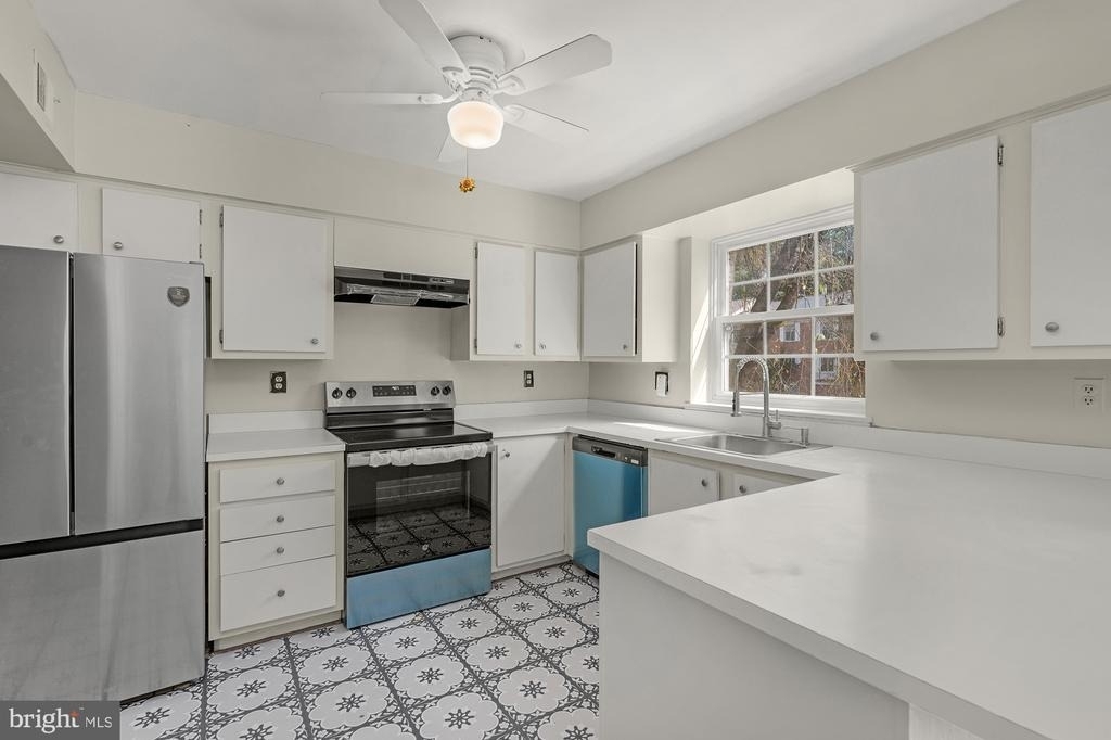 10738 Bridlerein Terrace - Photo 11