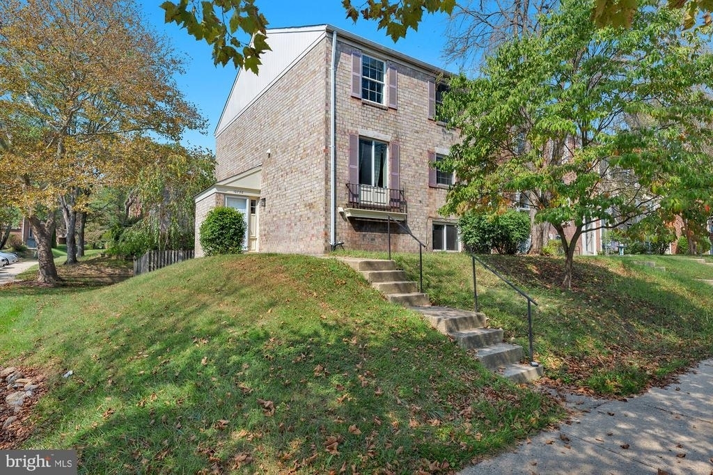 10738 Bridlerein Terrace - Photo 0