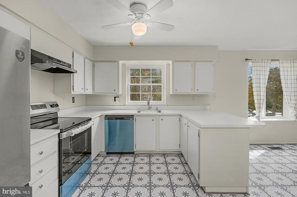 10738 Bridlerein Terrace - Photo 12