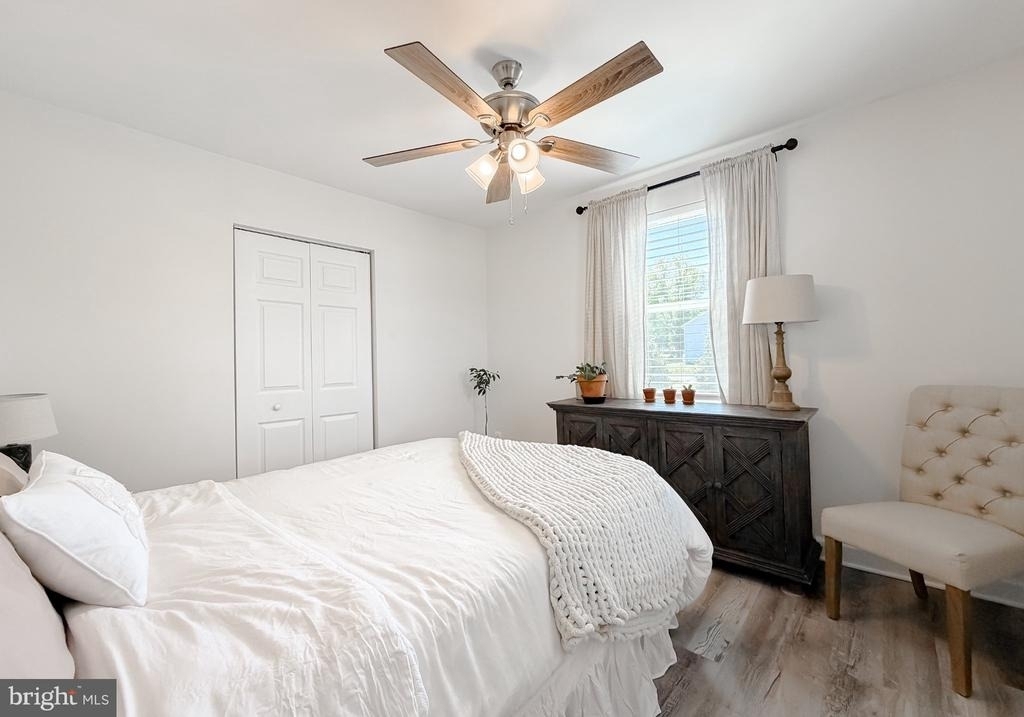 4985 Solomons Island Road - Photo 18