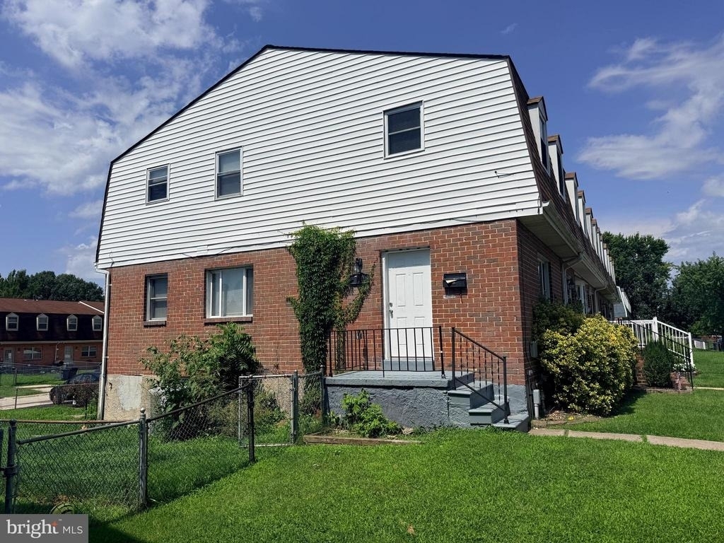 710 Kingston Road - Photo 0