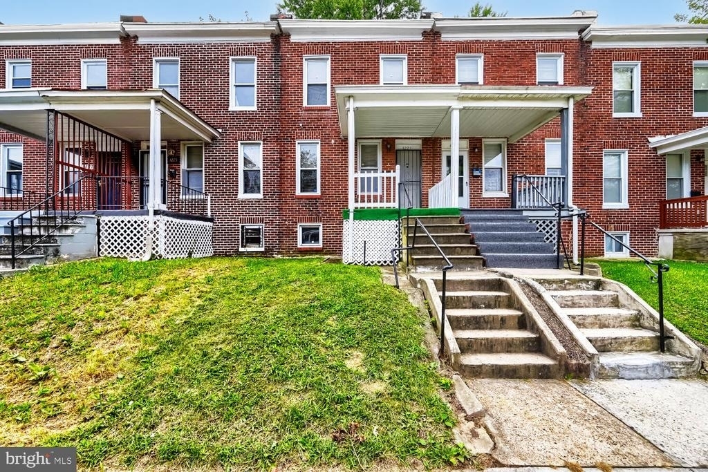 3223 Elmley Avenue - Photo 0