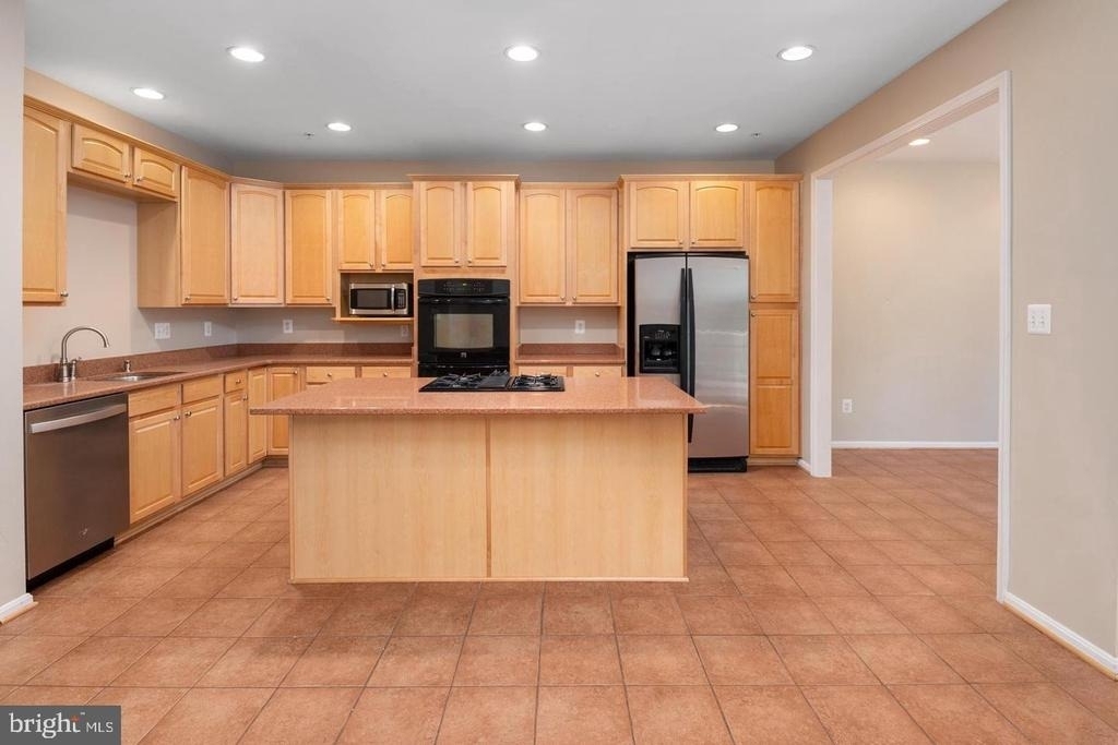 2418 Killarney Terrace - Photo 29