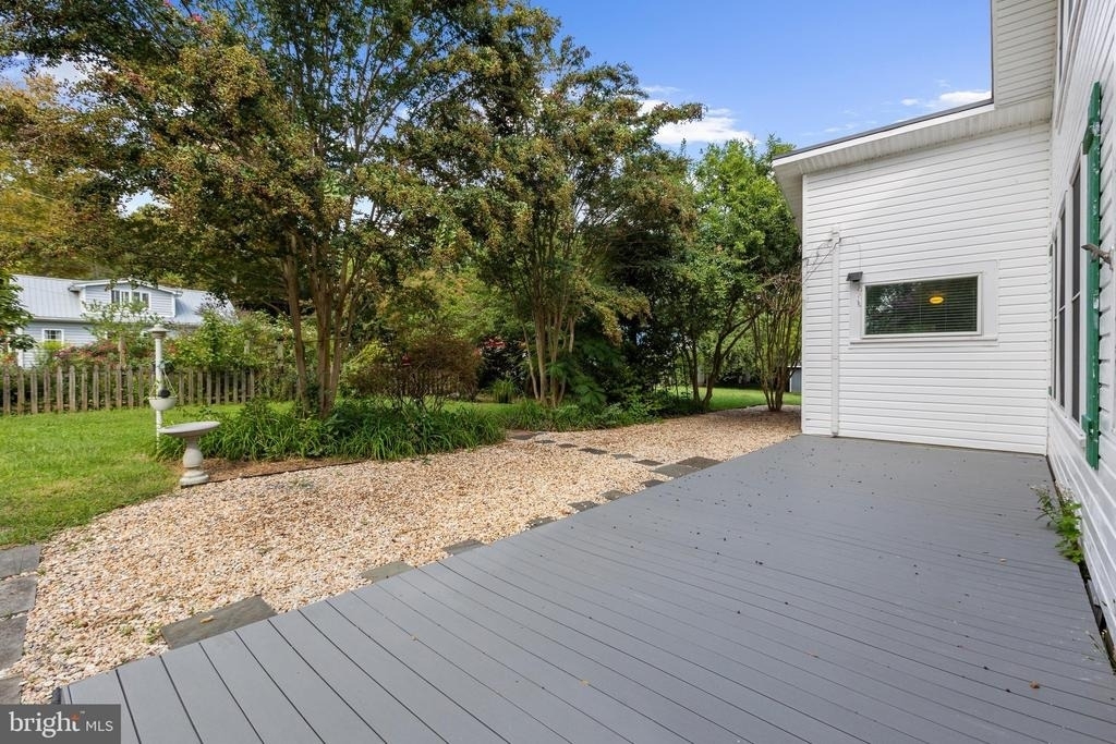 526 James Avenue - Photo 5