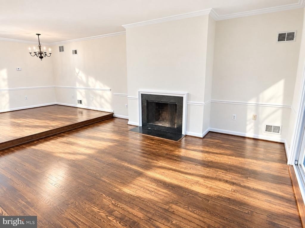 4436 Macarthur Boulevard Nw - Photo 6