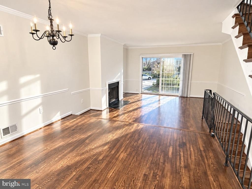 4436 Macarthur Boulevard Nw - Photo 7