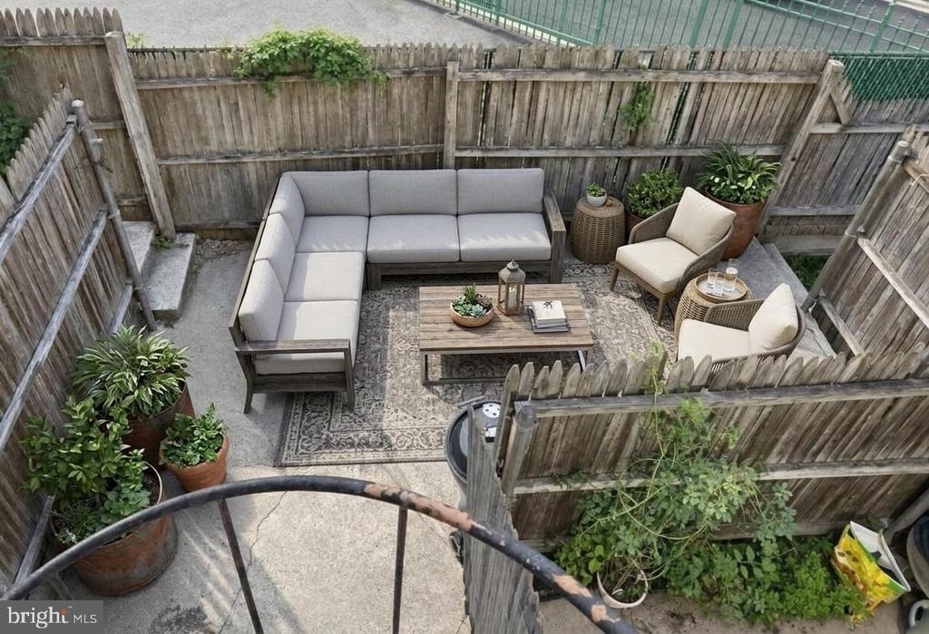 4436 Macarthur Boulevard Nw - Photo 3