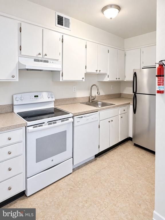 4436 Macarthur Boulevard Nw - Photo 14