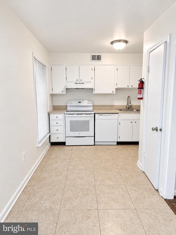 4436 Macarthur Boulevard Nw - Photo 13