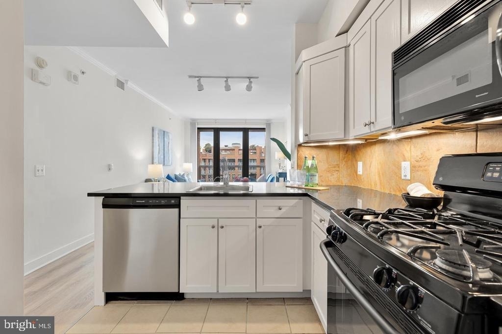 631 D Street Nw - Photo 6