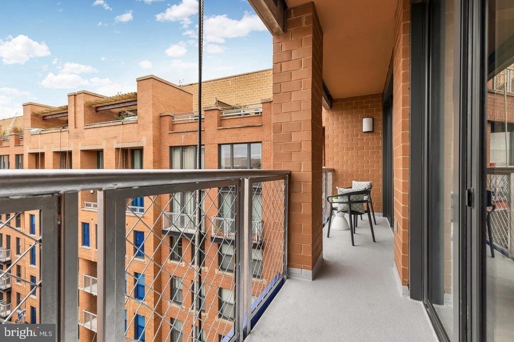 631 D Street Nw - Photo 4