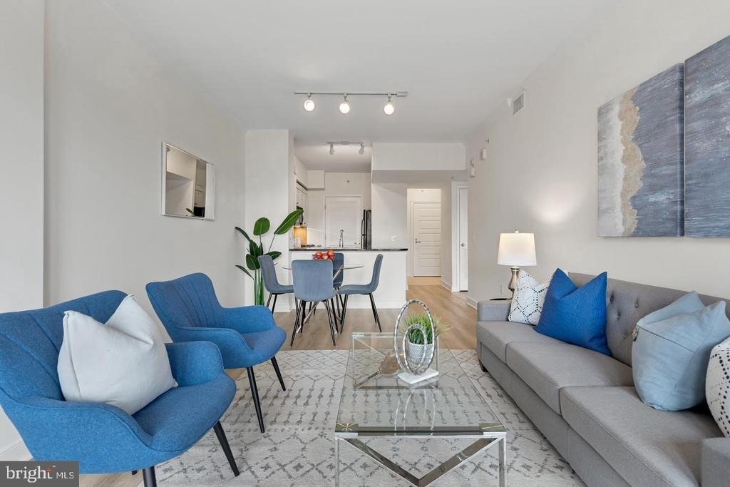 631 D Street Nw - Photo 3