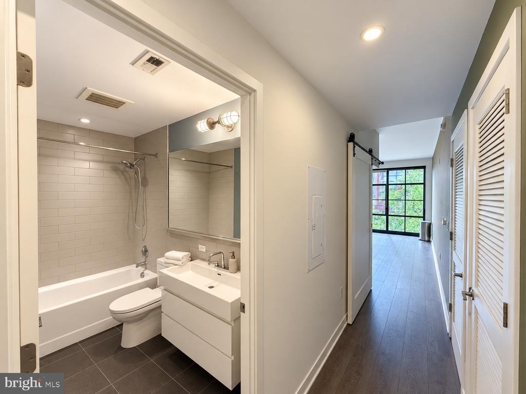 2030 Nw 8th Street Nw - Photo 8