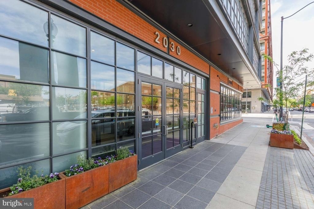 2030 Nw 8th Street Nw - Photo 1