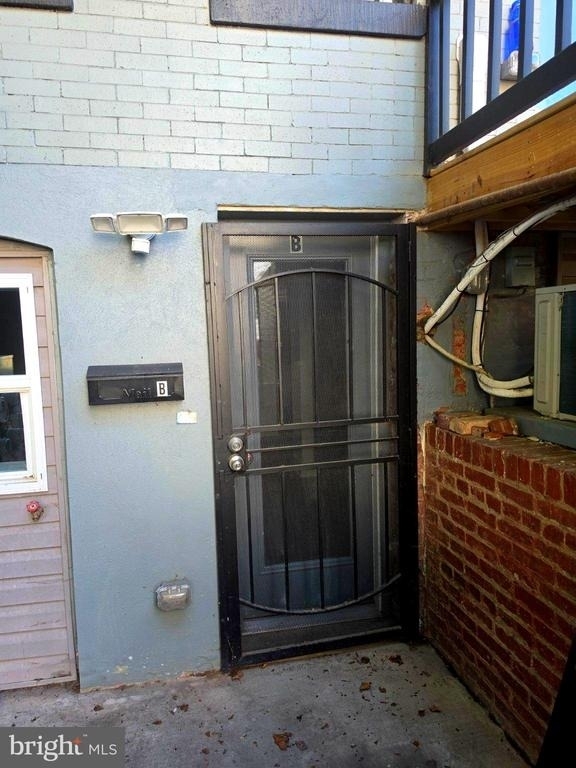 1204 Monroe Street Nw - Photo 0