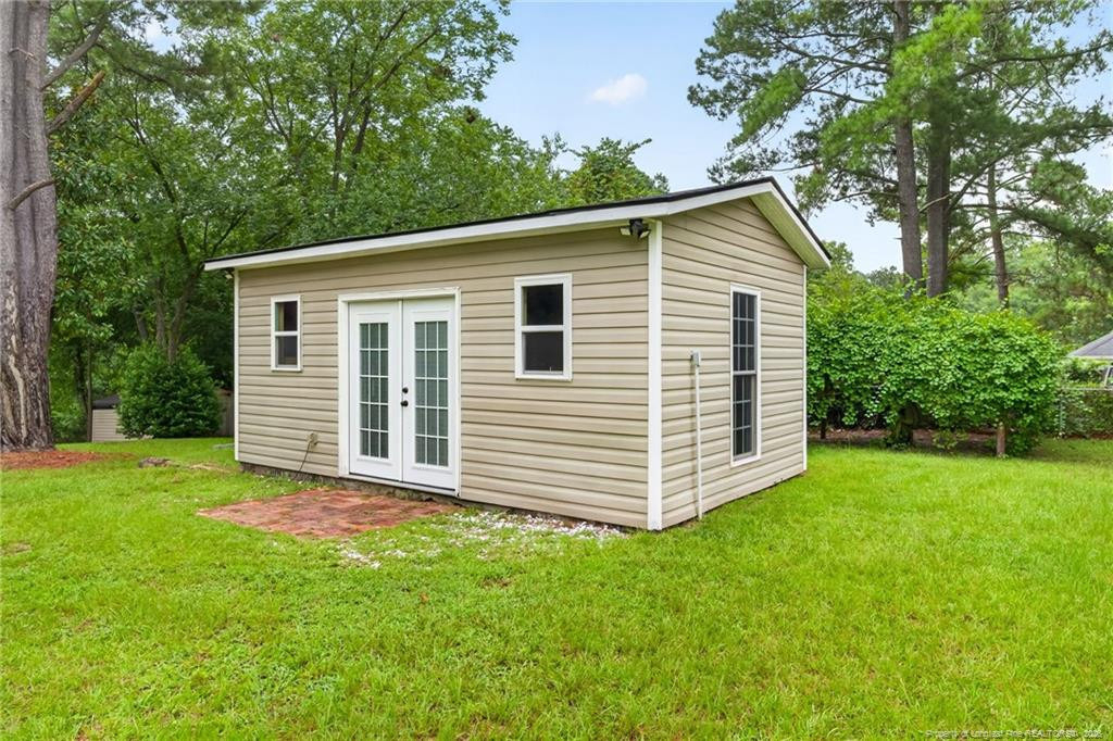 423 E Edinborough Avenue - Photo 43