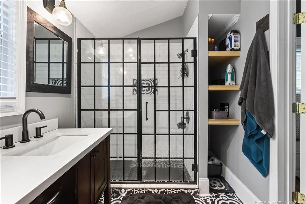 423 E Edinborough Avenue - Photo 10