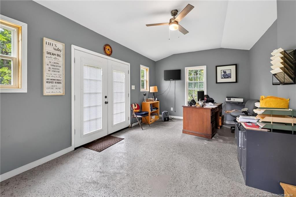 423 E Edinborough Avenue - Photo 33