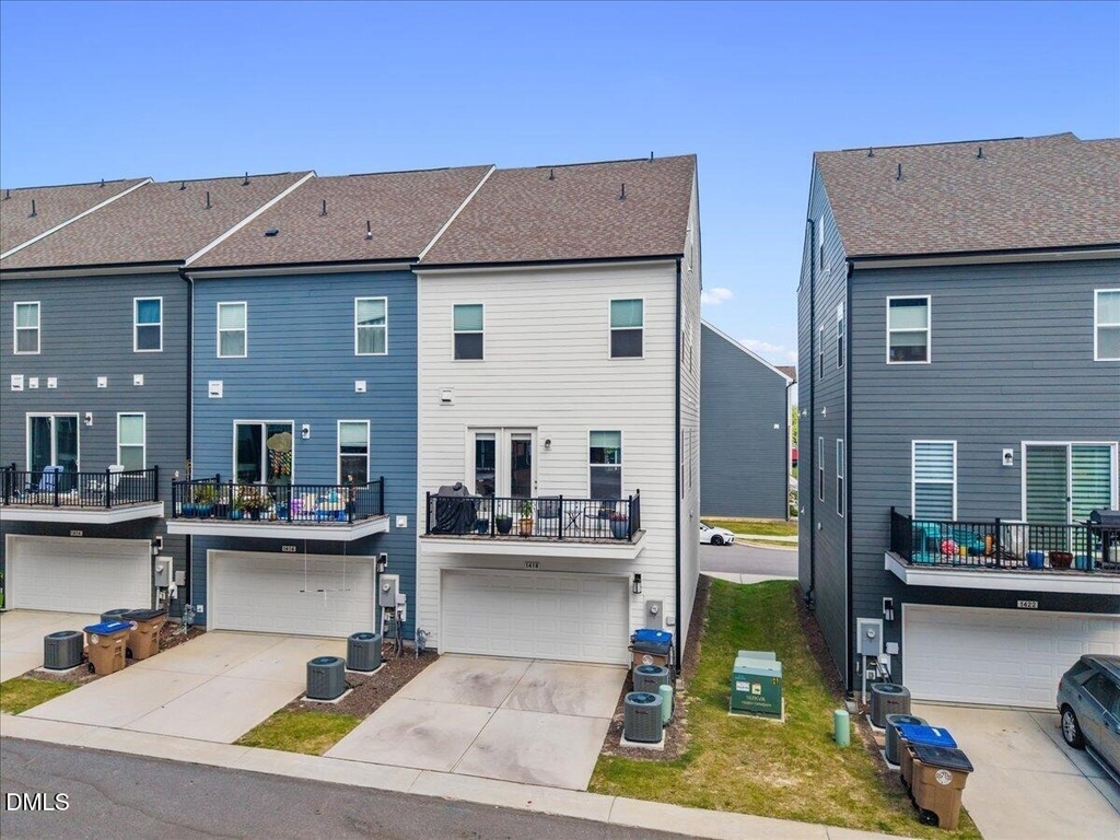 1418 Grove Village Road - Photo 32