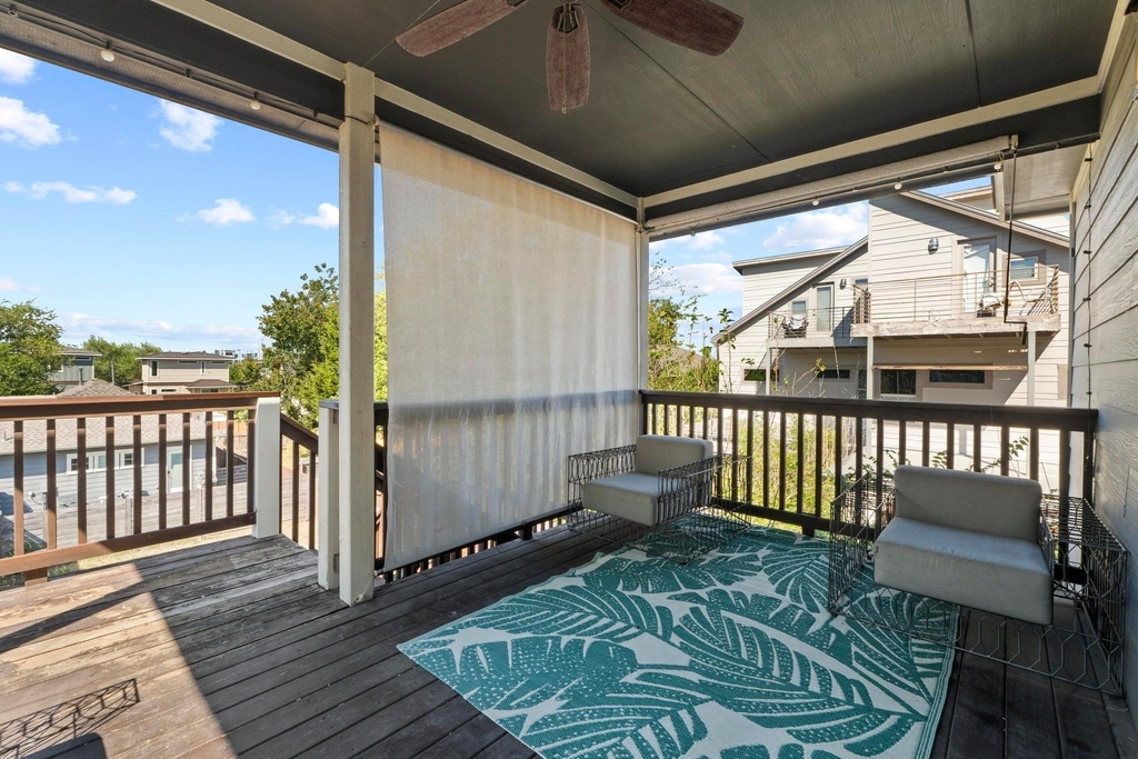 1810 Harvey St - Photo 5