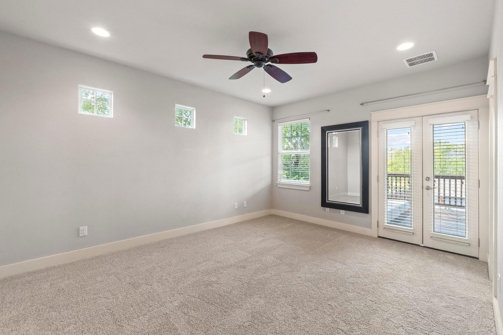 1810 Harvey St - Photo 23