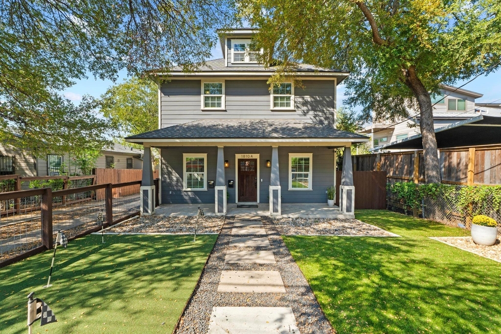 1810 Harvey St - Photo 0