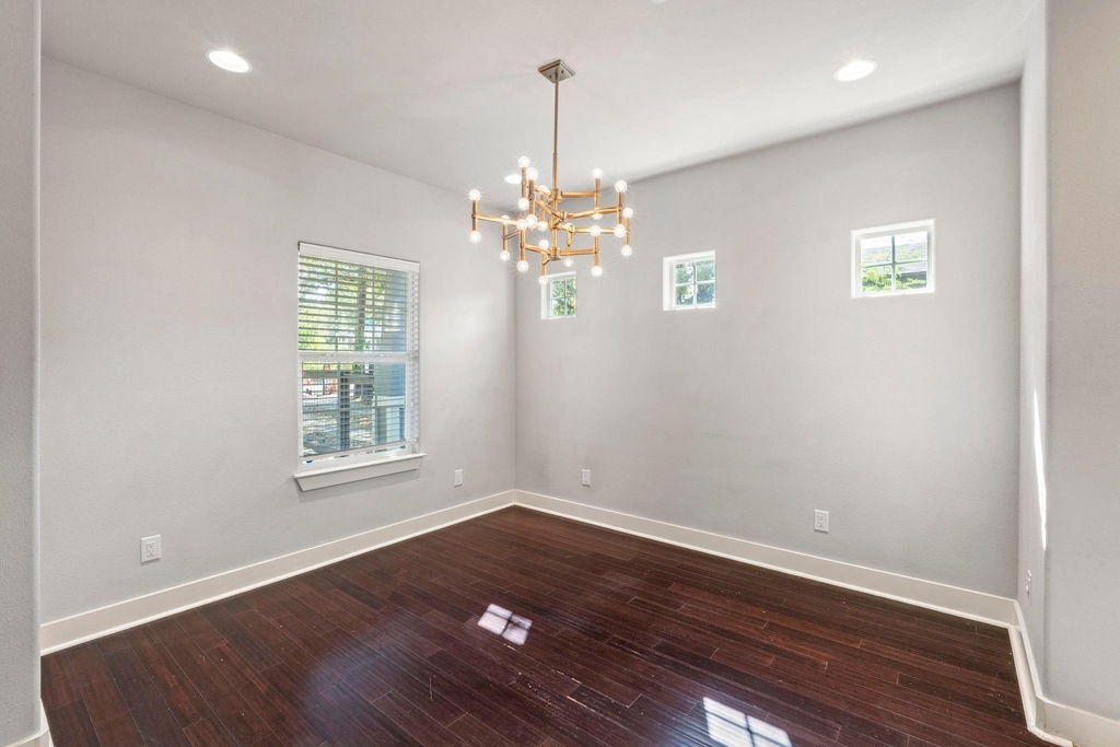1810 Harvey St - Photo 19
