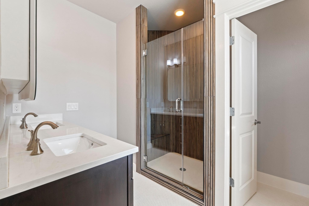 1810 Harvey St - Photo 25