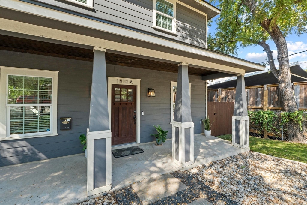 1810 Harvey St - Photo 10