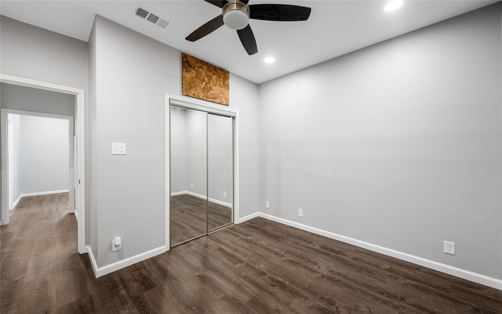 2414 Longview St - Photo 15
