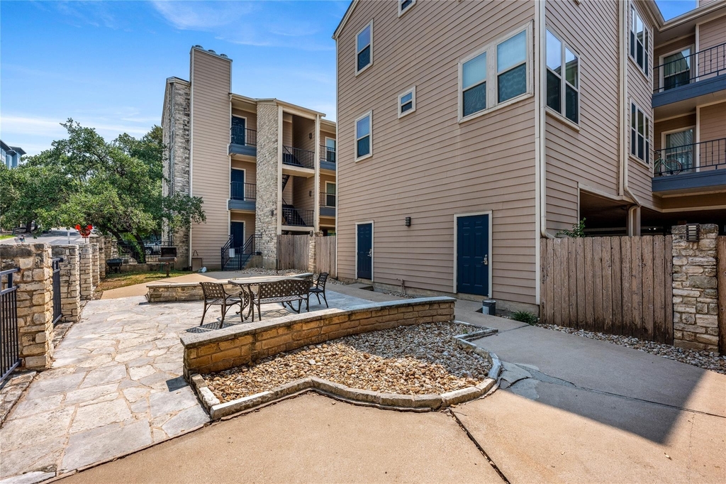 2414 Longview St - Photo 23