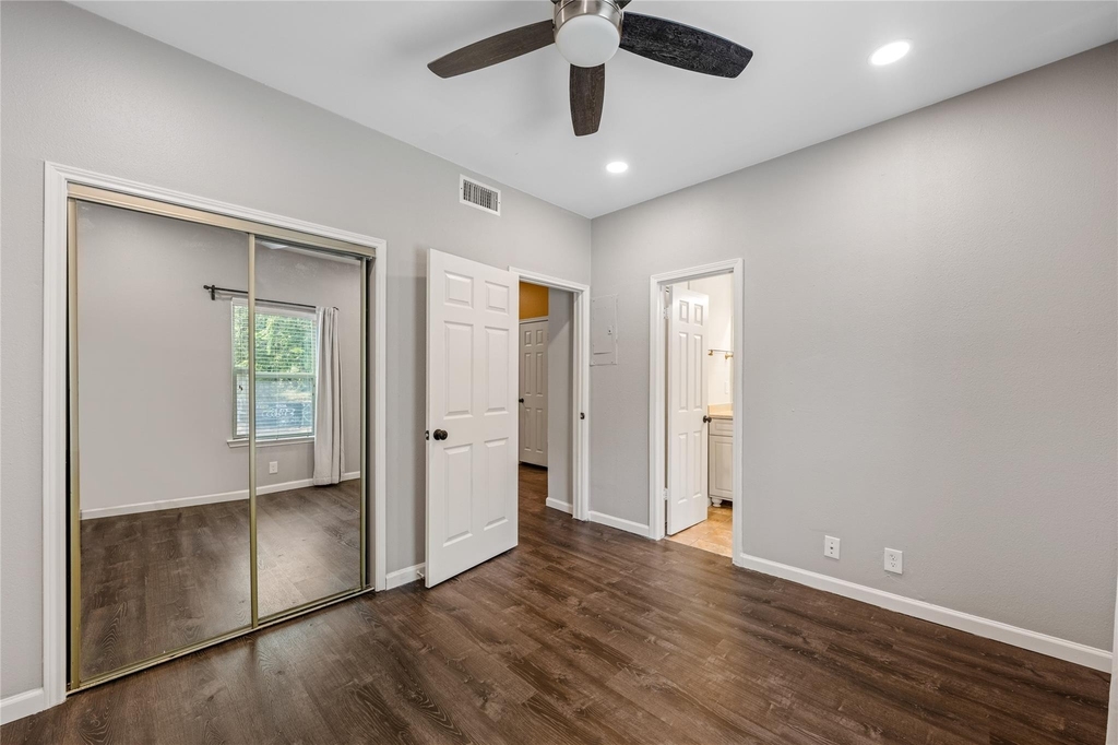 2414 Longview St - Photo 18