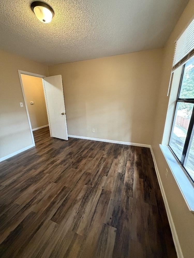 139 Elm Dr - Photo 4