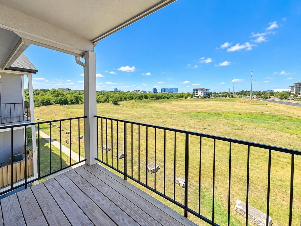 12166 Metric Blvd - Photo 8