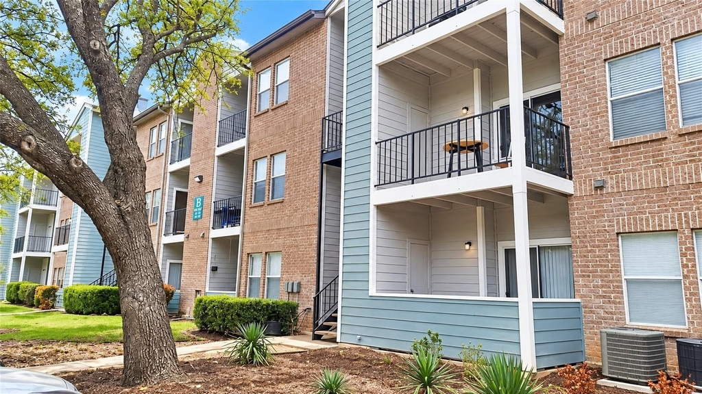 12166 Metric Blvd - Photo 9
