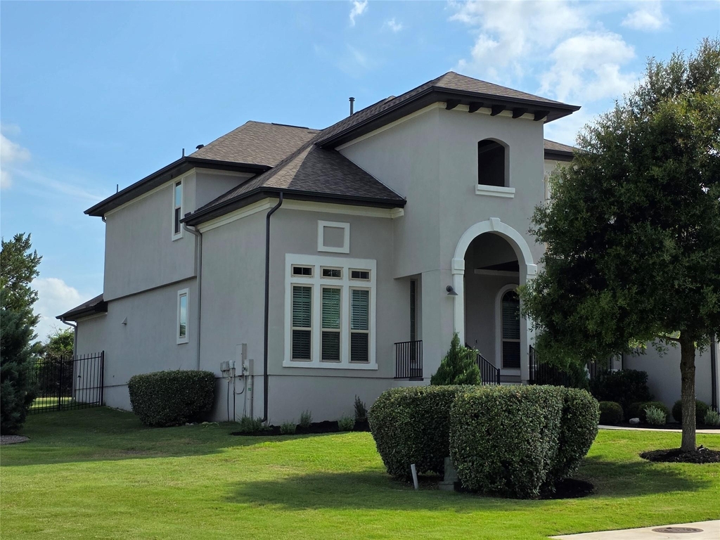2744 Reunion Blvd - Photo 1