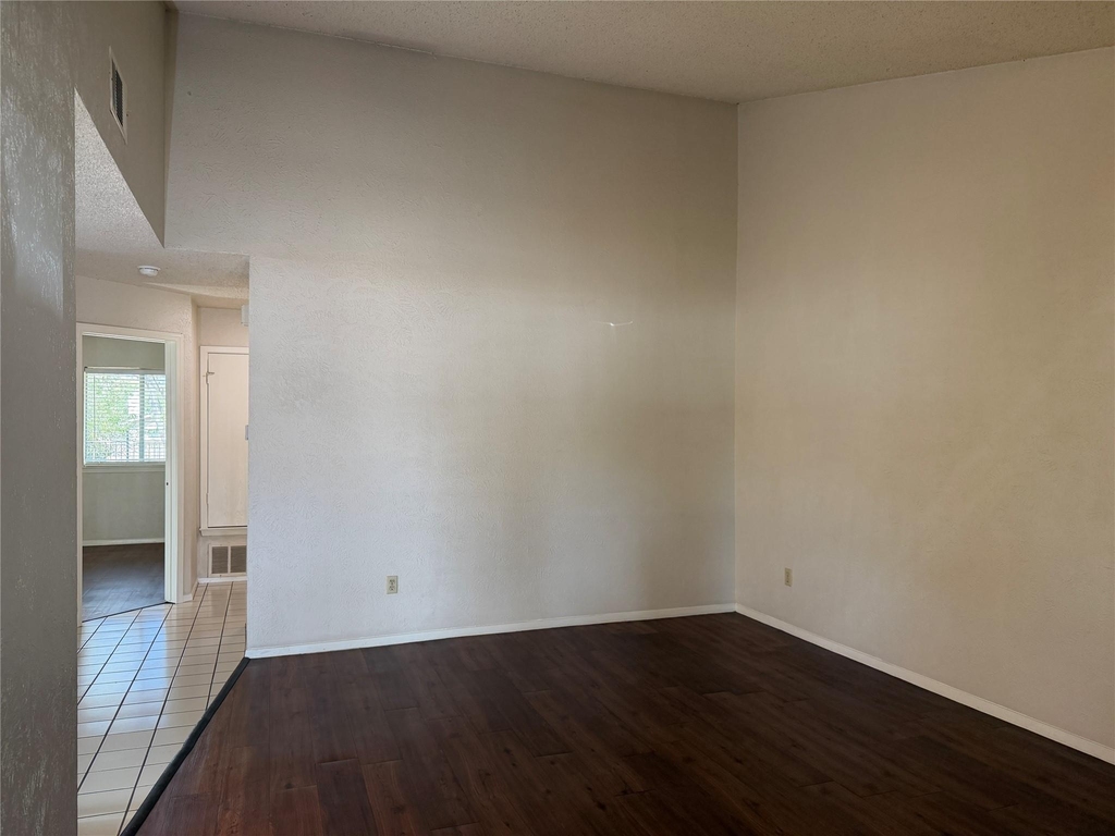 7708 Brodie Ln - Photo 5