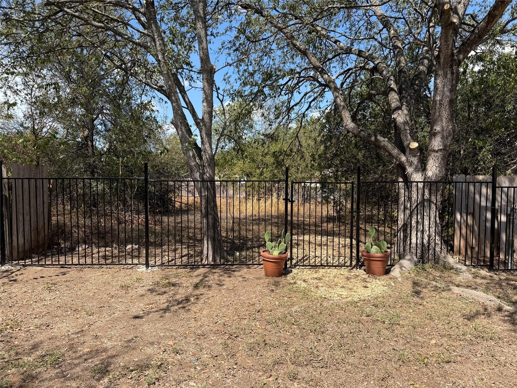 7708 Brodie Ln - Photo 18