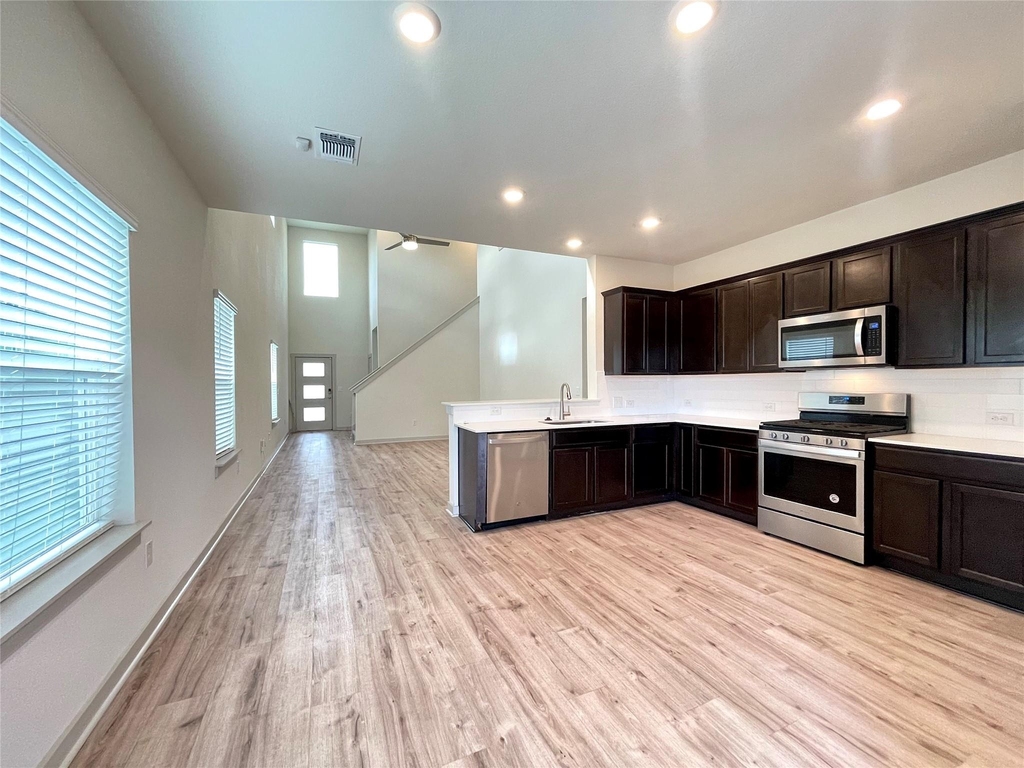 1917 Daleside Ln - Photo 5