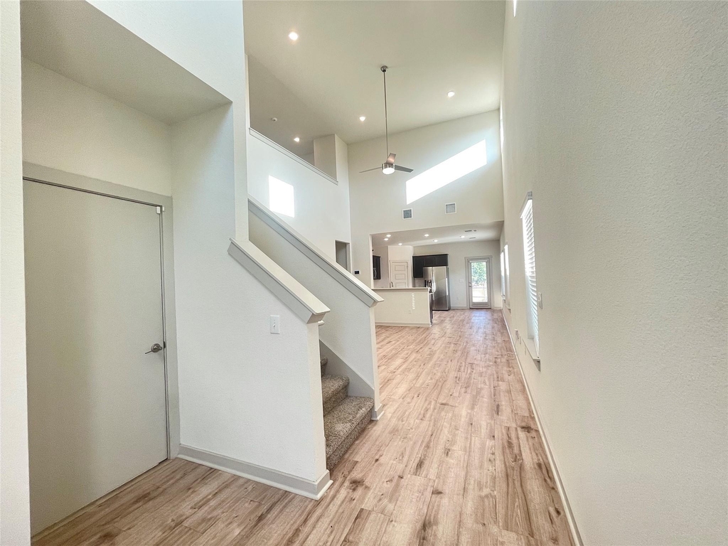 1917 Daleside Ln - Photo 3