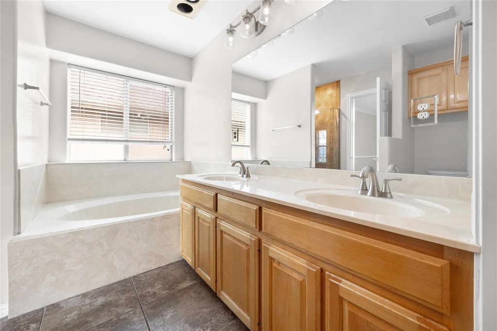 13217 Rochester Ln - Photo 18