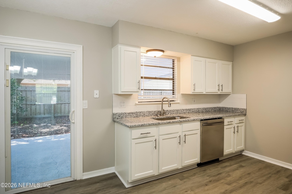 6349 Faulkner Drive - Photo 5