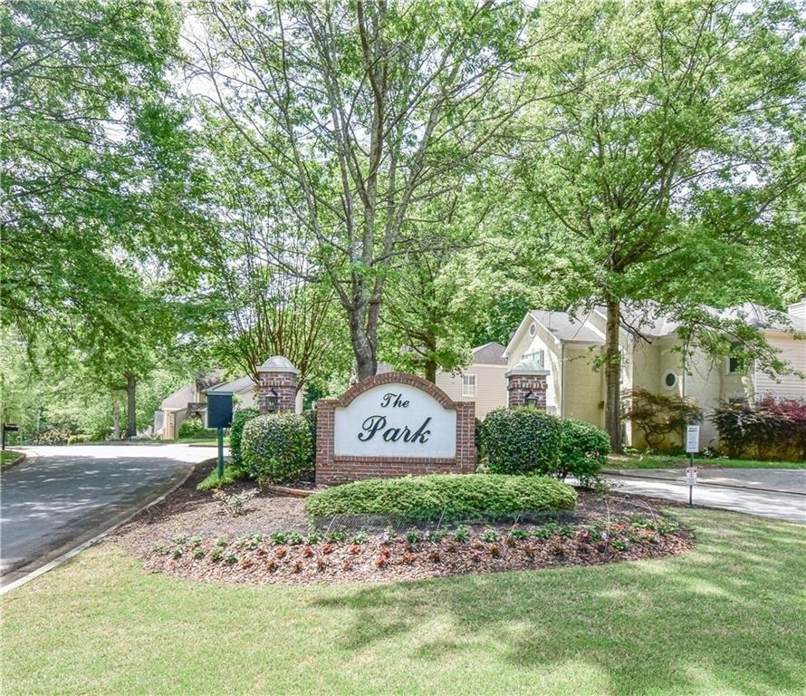 3115 Park Chase - Photo 2