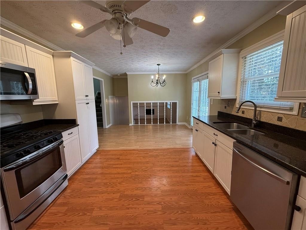 7719 Glen Devon Road - Photo 9