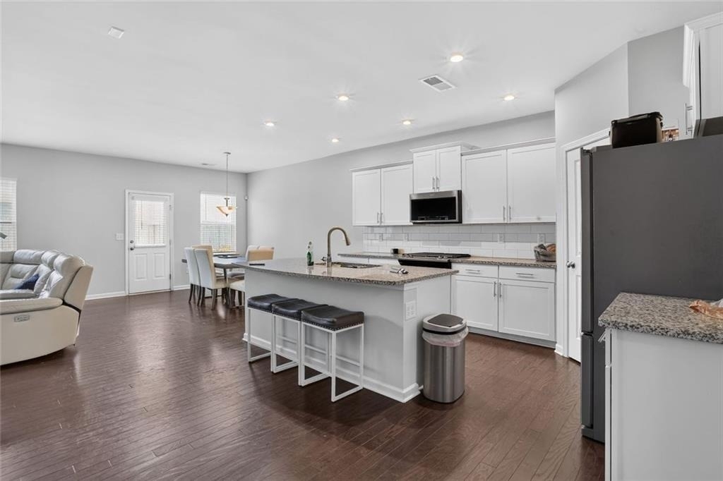 616 Blue Ash Court - Photo 5
